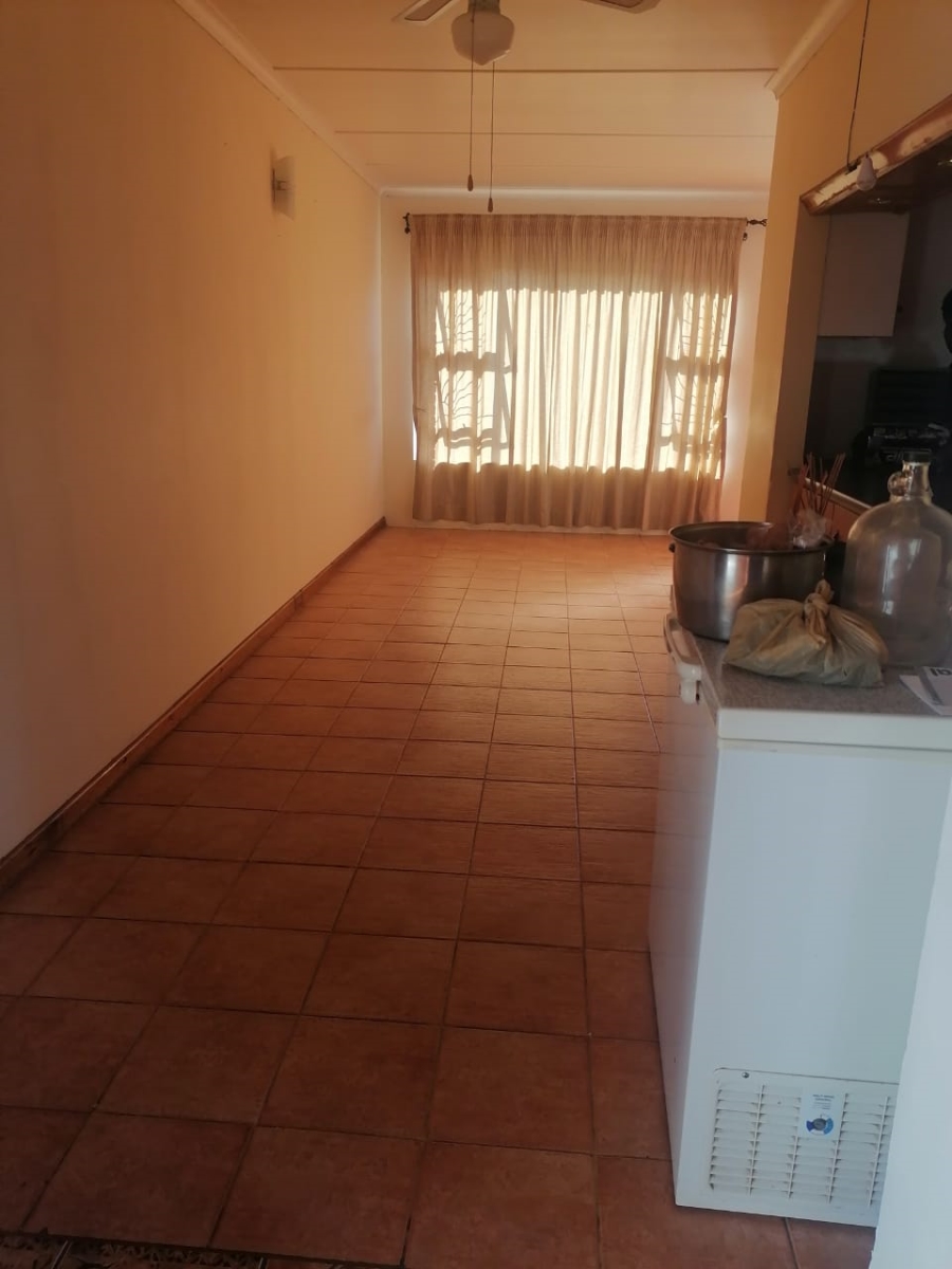 To Let 3 Bedroom Property for Rent in Madeira Park Eastern Cape